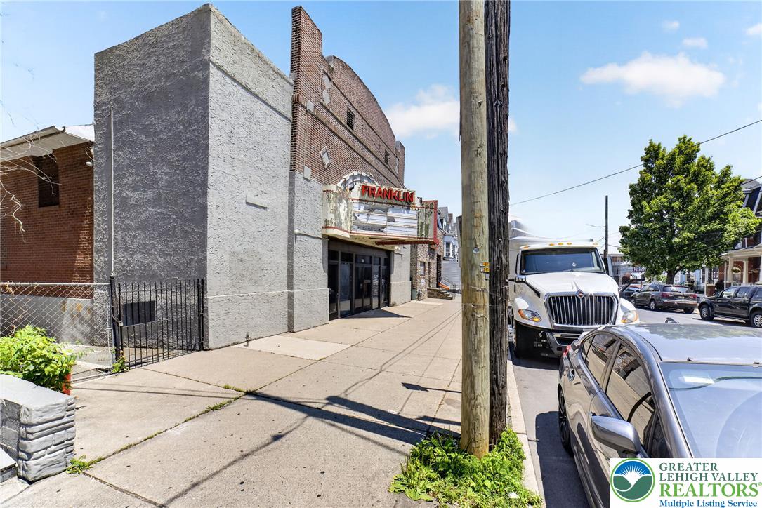 429 W Tilghman Street Property Photo 18