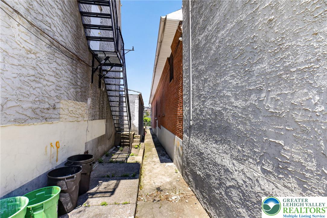 429 W Tilghman Street Property Photo 19