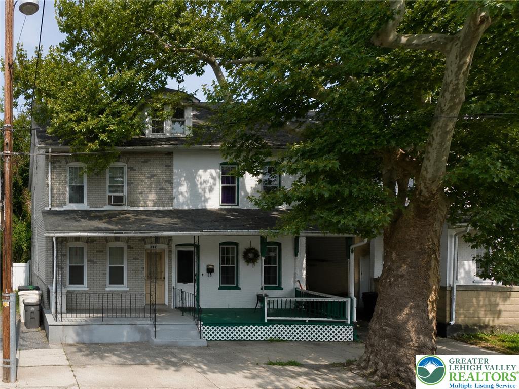 211 East Ettwein Street Property Photo 1