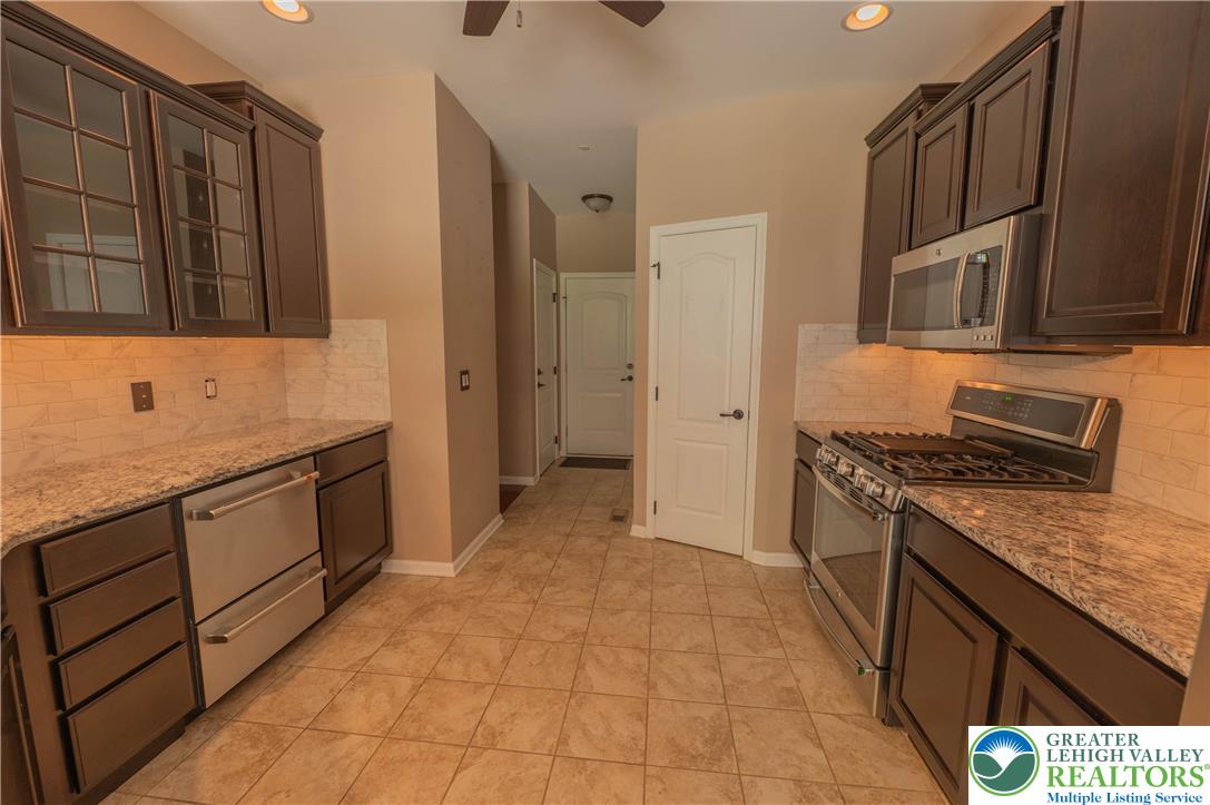 4480 Lenni Circle Property Photo 9