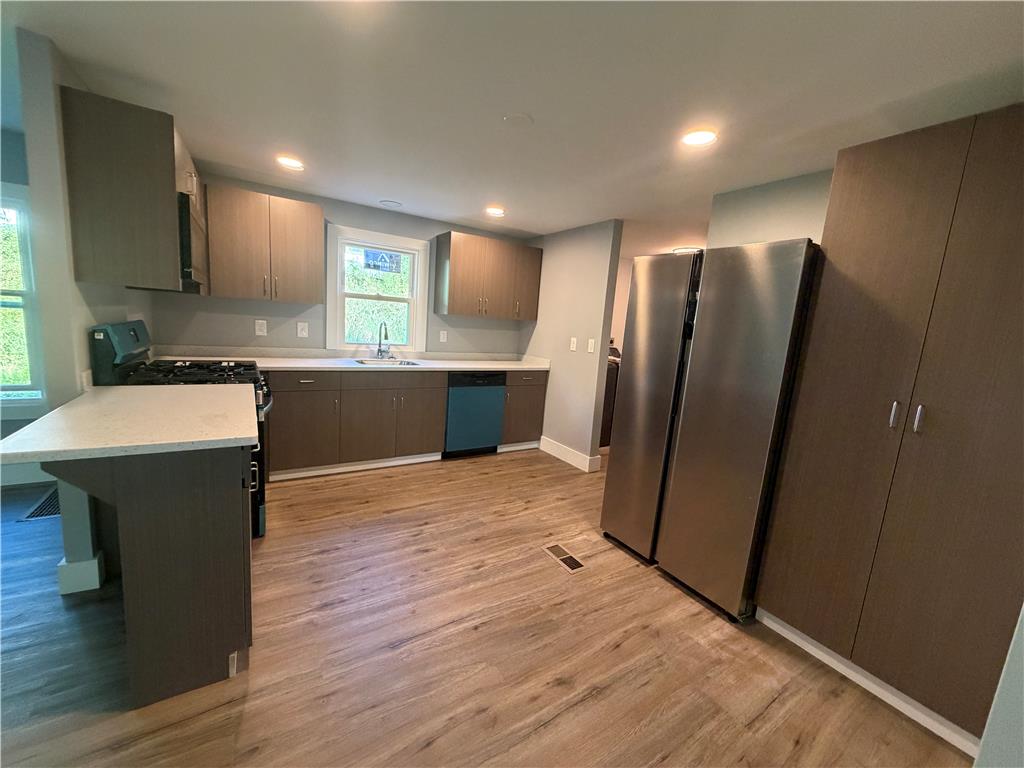 19 Springridge Property Photo 5