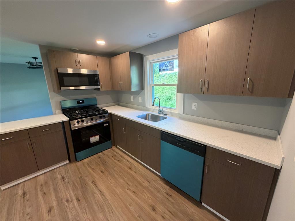19 Springridge Property Photo 6
