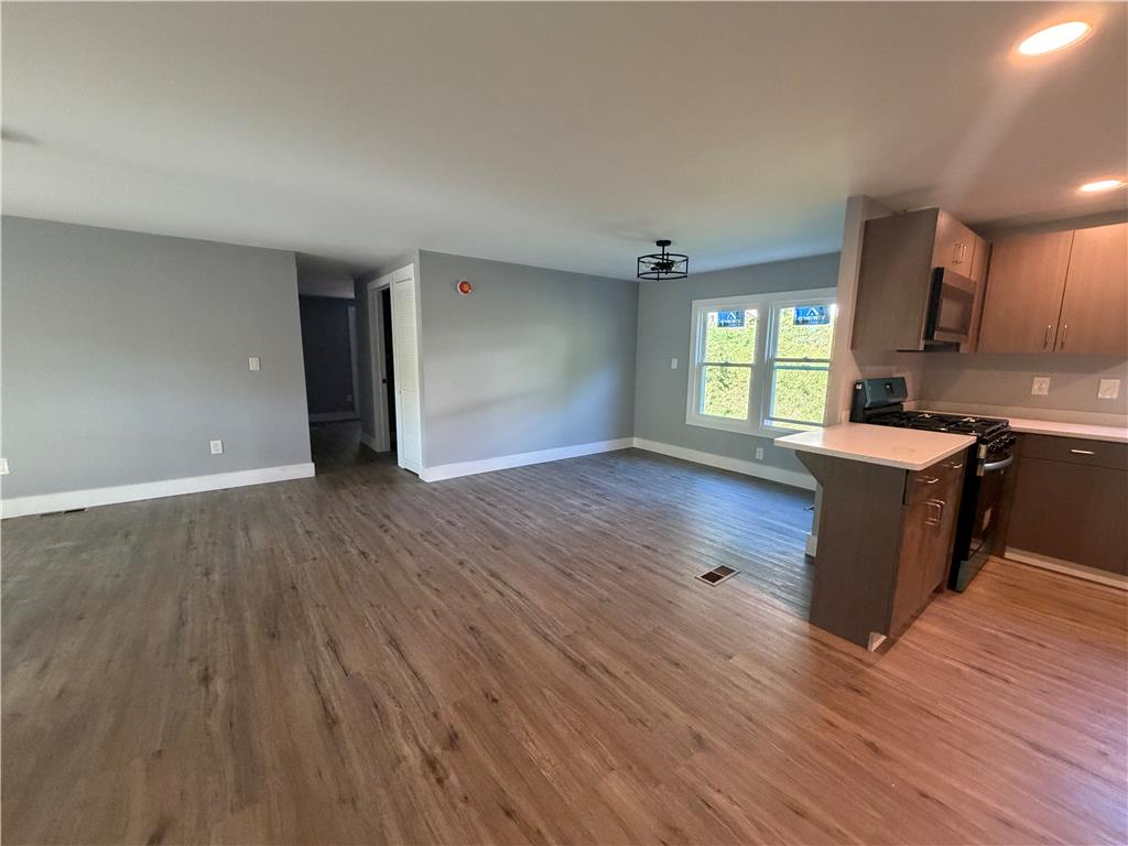 19 Springridge Property Photo 12