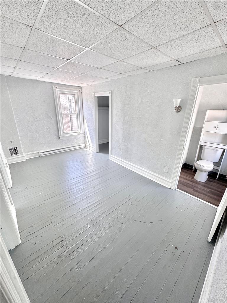 635 West Green Street Property Photo 6