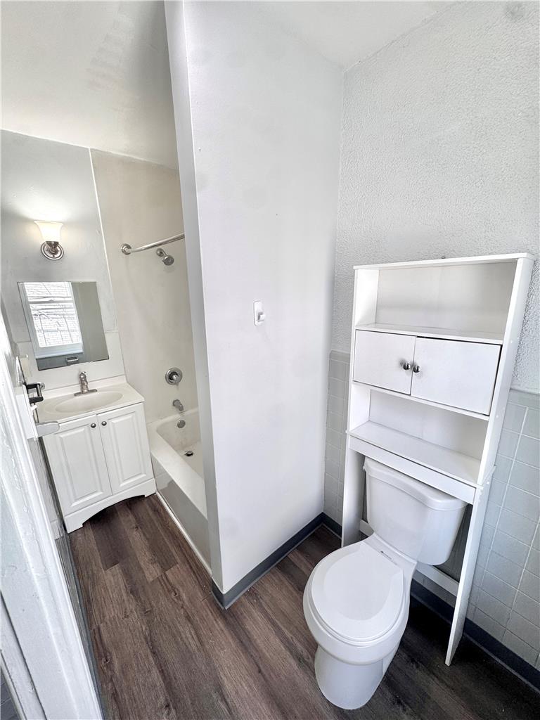 635 West Green Street Property Photo 8