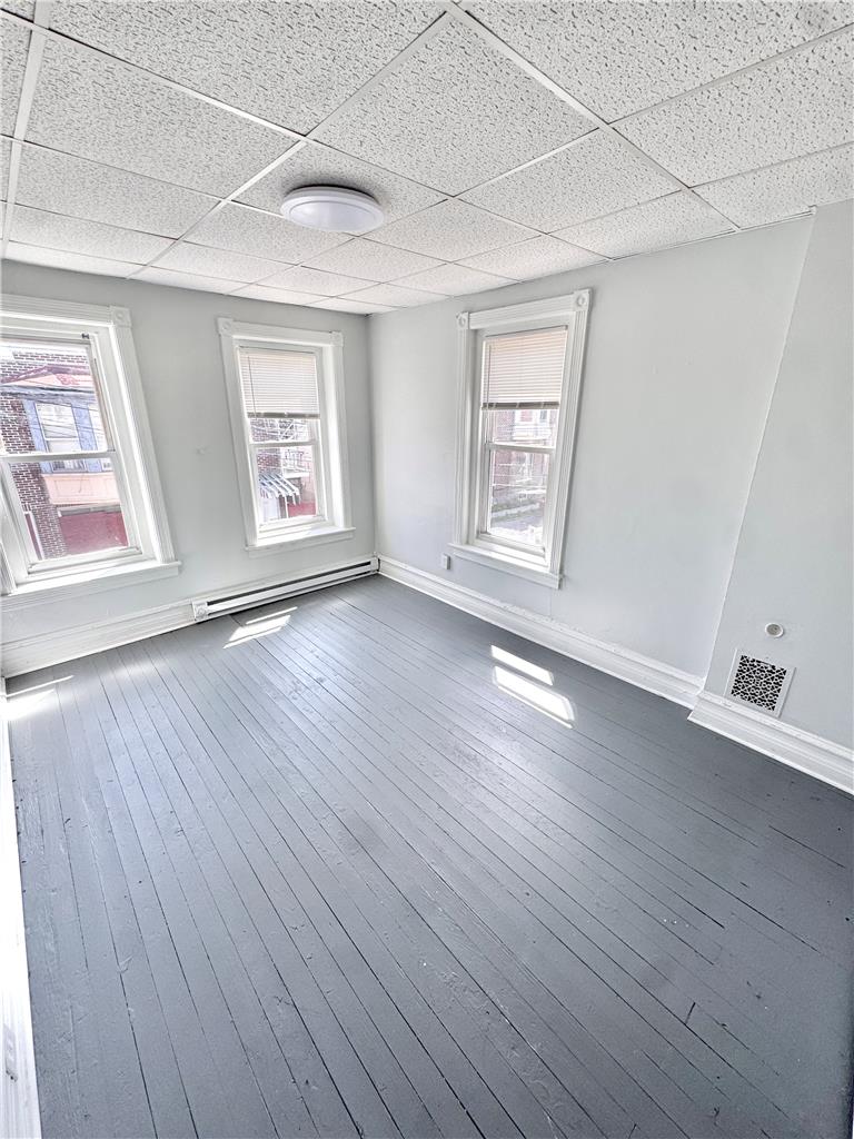 635 West Green Street Property Photo 9