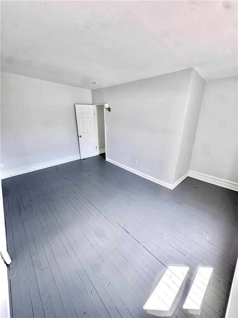 635 West Green Street Property Photo 13