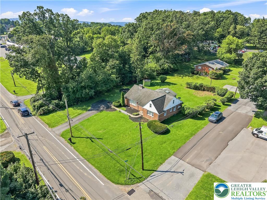 798 Krocks Court Property Photo 3