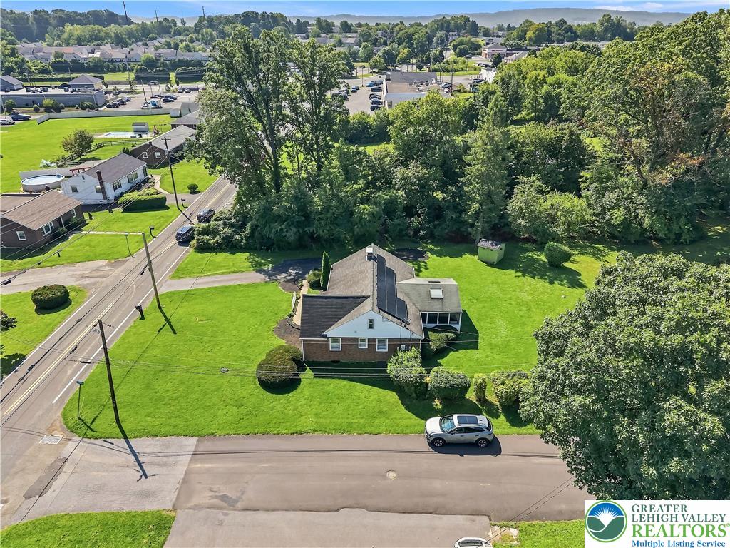 798 Krocks Court Property Photo 4
