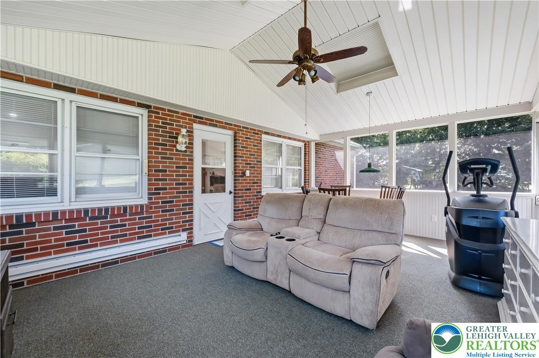798 Krocks Court Property Photo 23