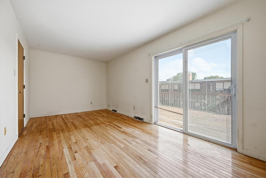 1902 West Walnut Street Property Photo 13