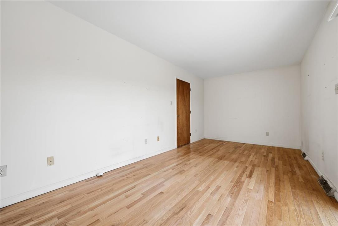 1902 West Walnut Street Property Photo 14