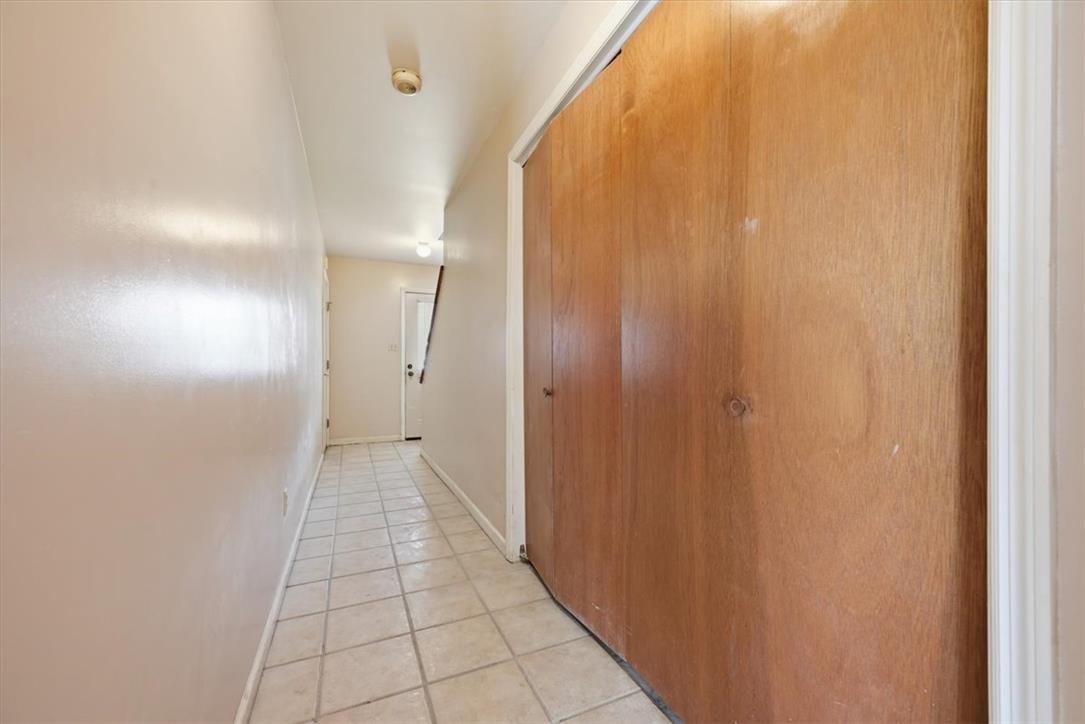 1902 West Walnut Street Property Photo 24