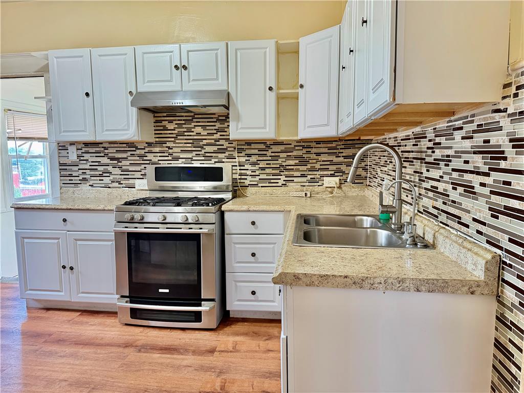 227 East Elm Street Property Photo 7