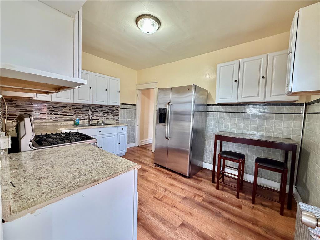 227 East Elm Street Property Photo 8
