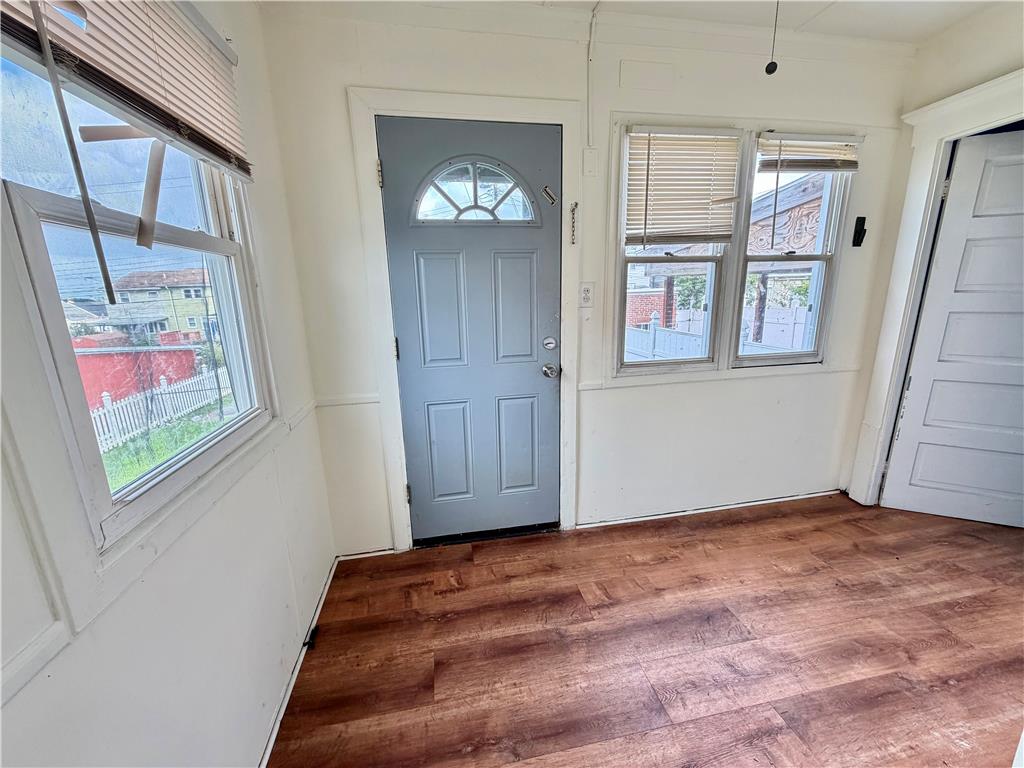 227 East Elm Street Property Photo 10