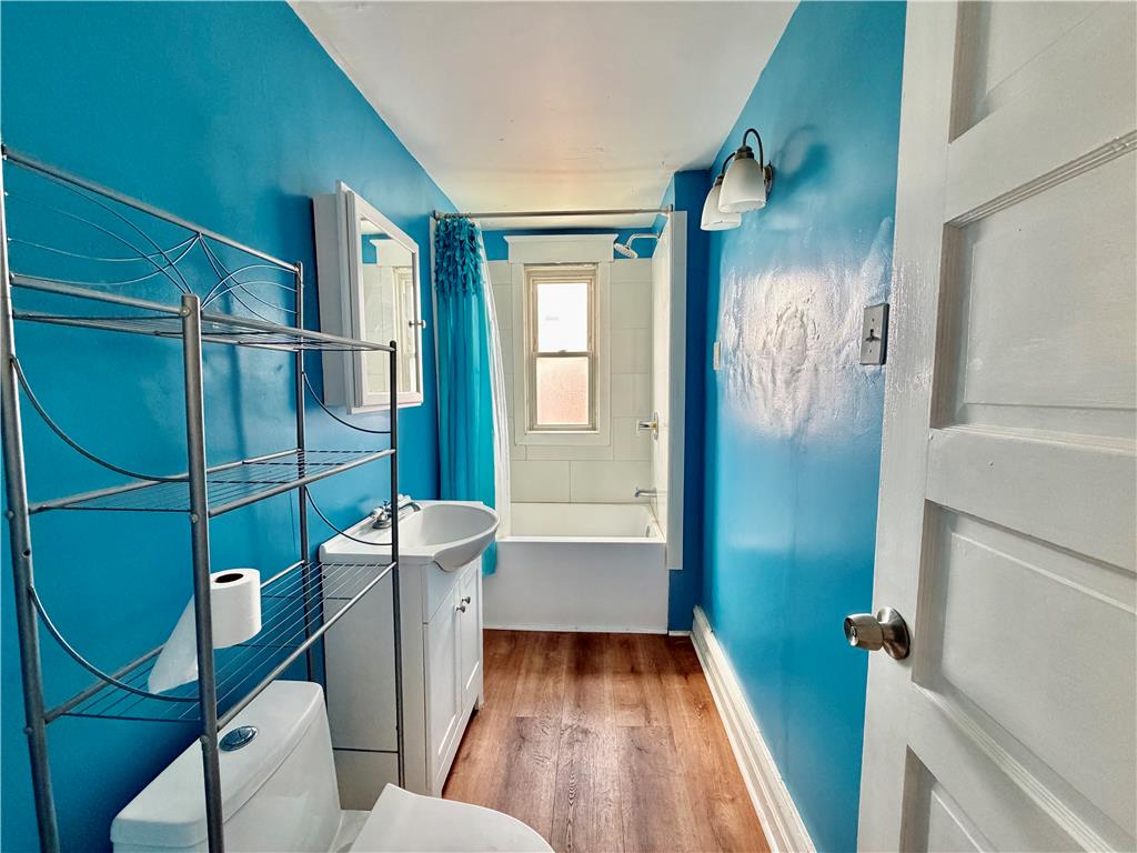 227 East Elm Street Property Photo 14