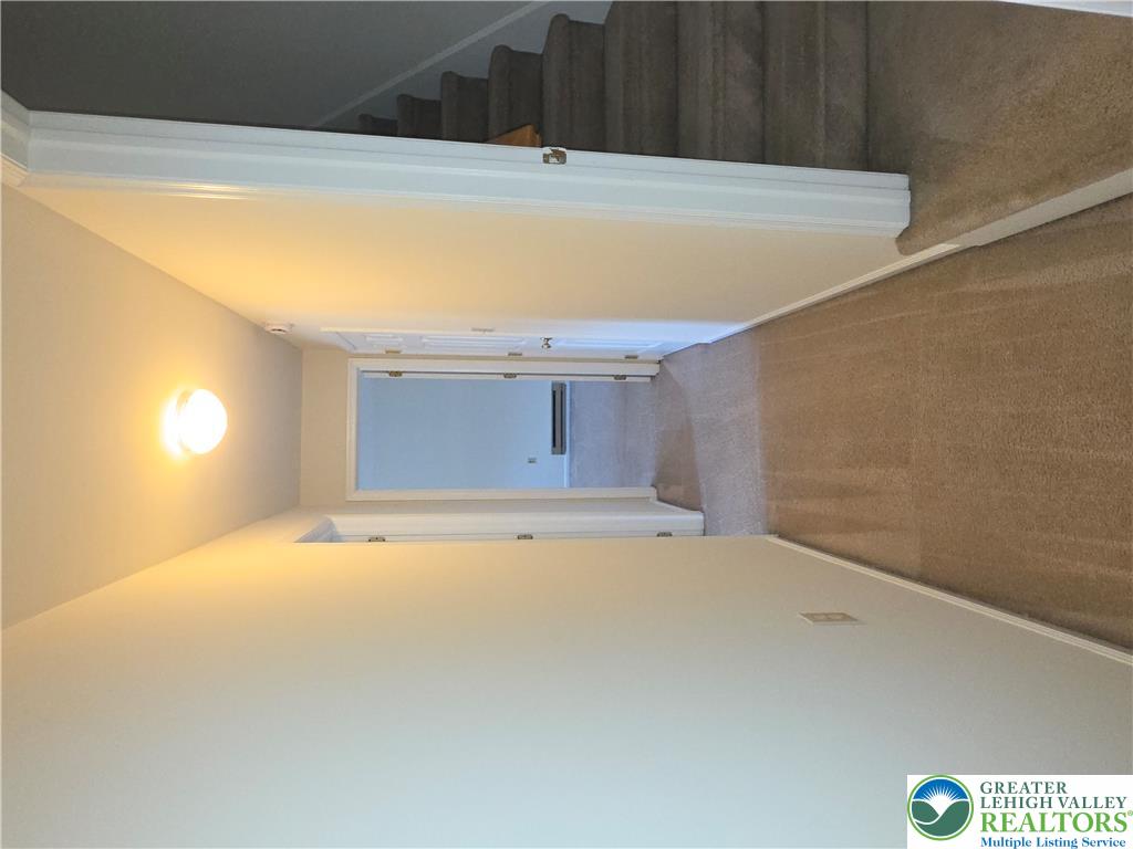 822 Main Street 2 Upstairs Property Photo 13