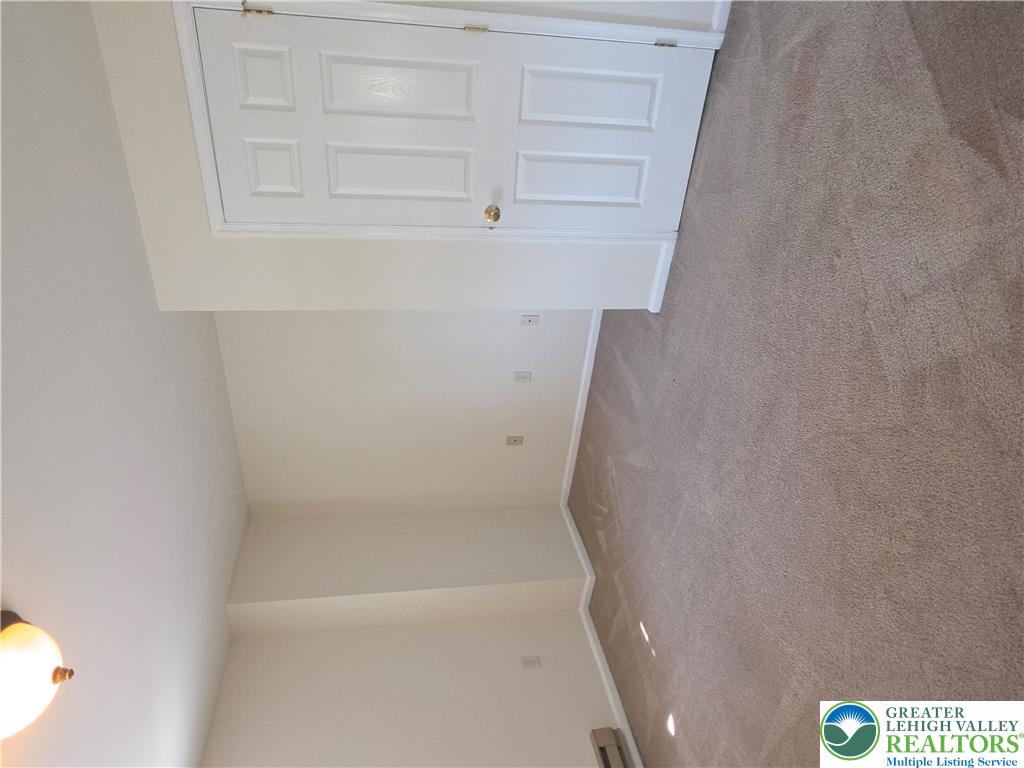 822 Main Street 2 Upstairs Property Photo 15
