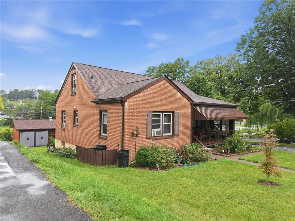 2029 West Walnut Street Property Photo 4