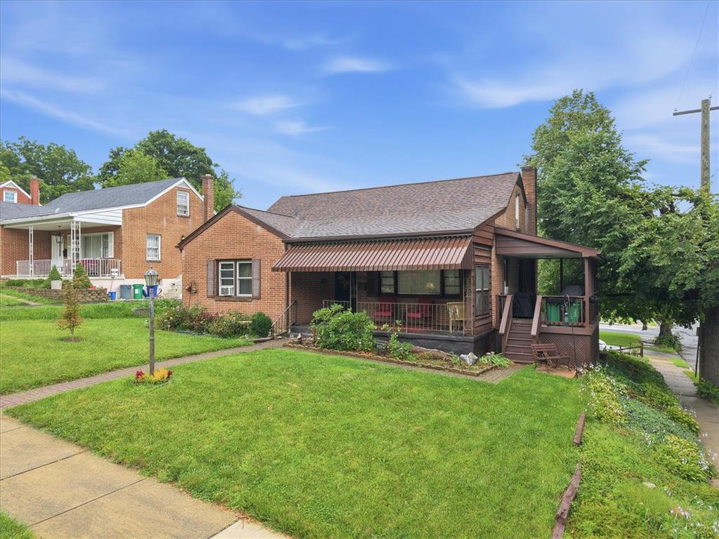 2029 West Walnut Street Property Photo 5