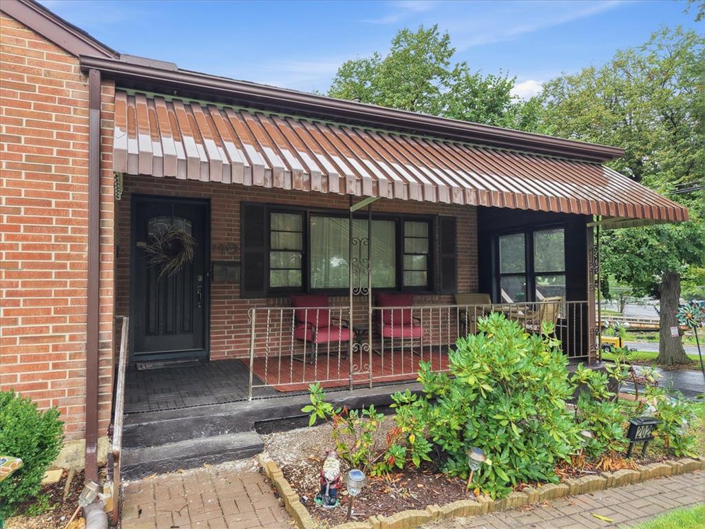 2029 West Walnut Street Property Photo 6