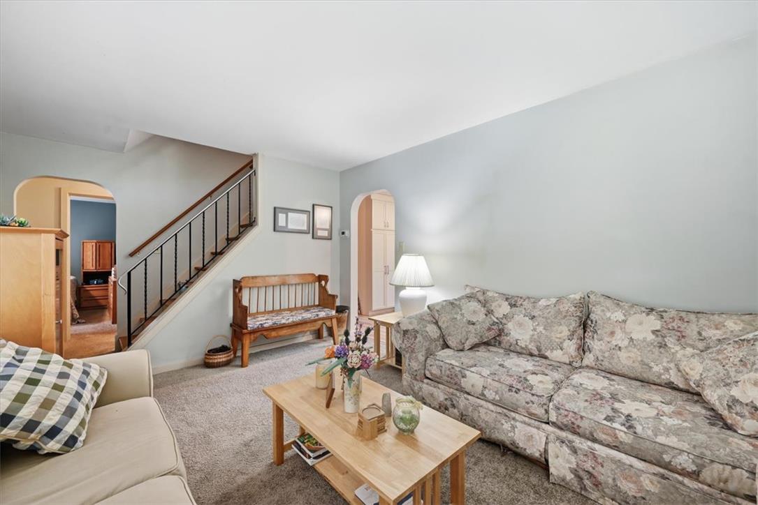2029 West Walnut Street Property Photo 14
