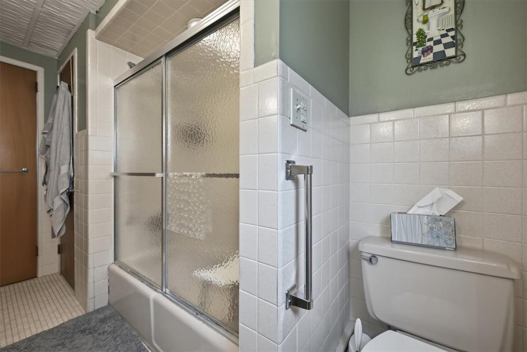 2029 West Walnut Street Property Photo 40