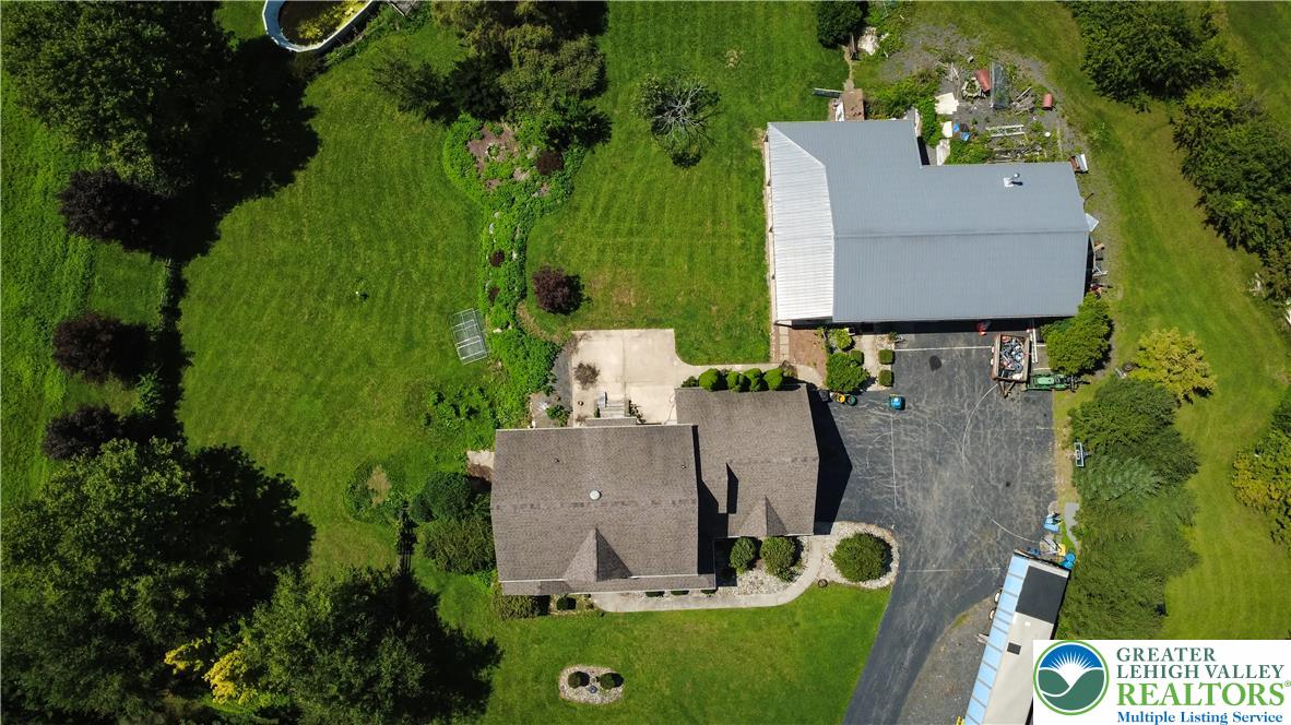 1603 Kings Court Property Photo 9