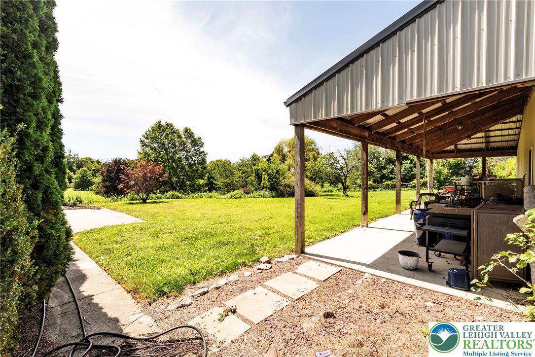 1603 Kings Court Property Photo 32