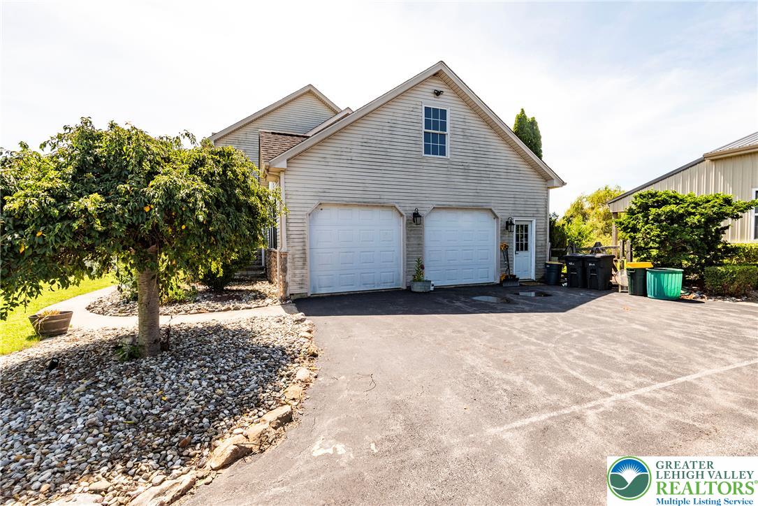 1603 Kings Court Property Photo 34