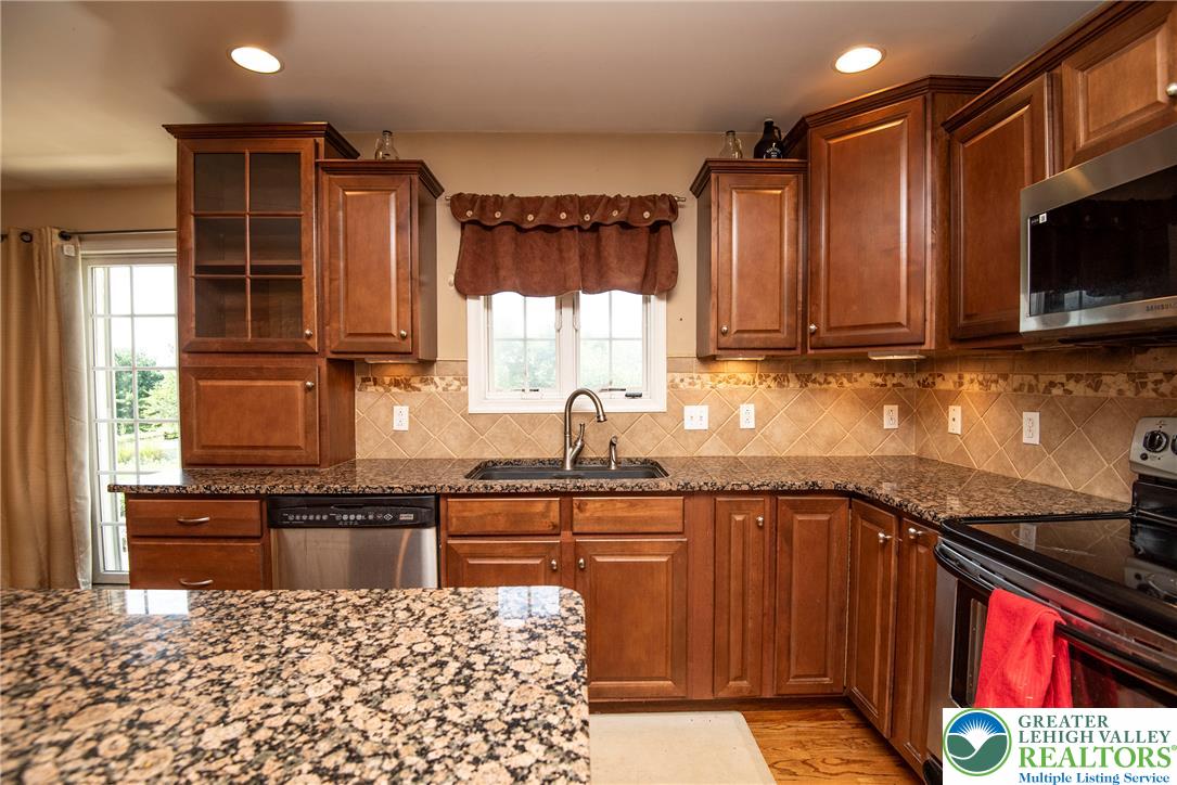 1603 Kings Court Property Photo 37