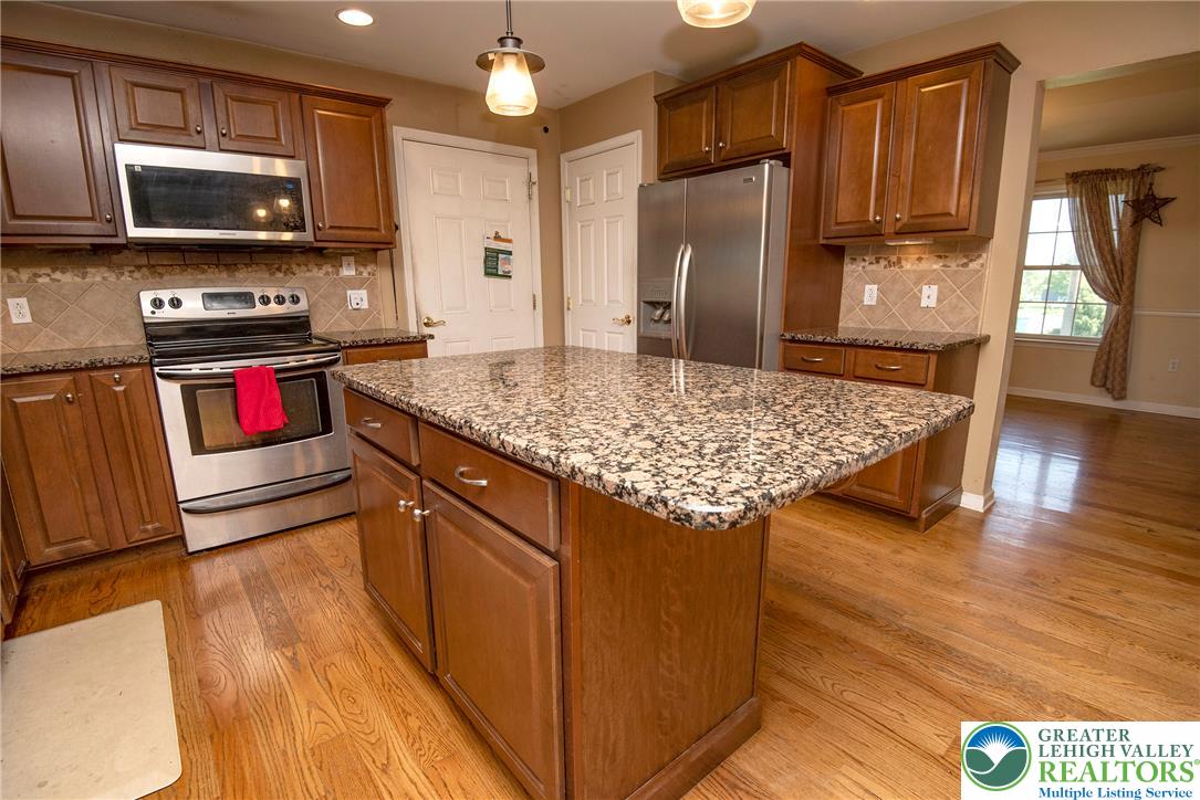 1603 Kings Court Property Photo 39