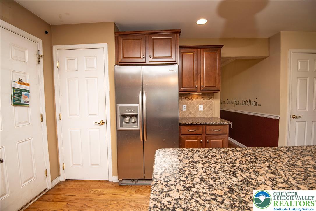 1603 Kings Court Property Photo 40