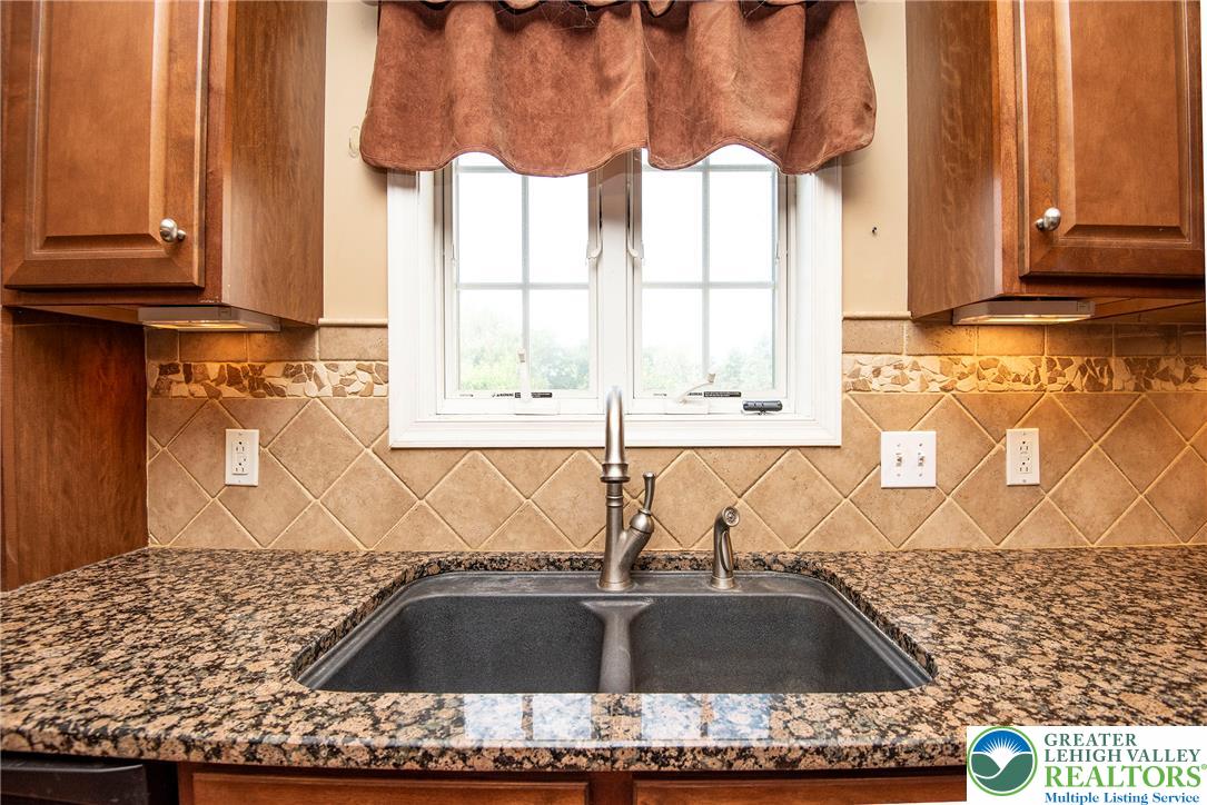 1603 Kings Court Property Photo 41