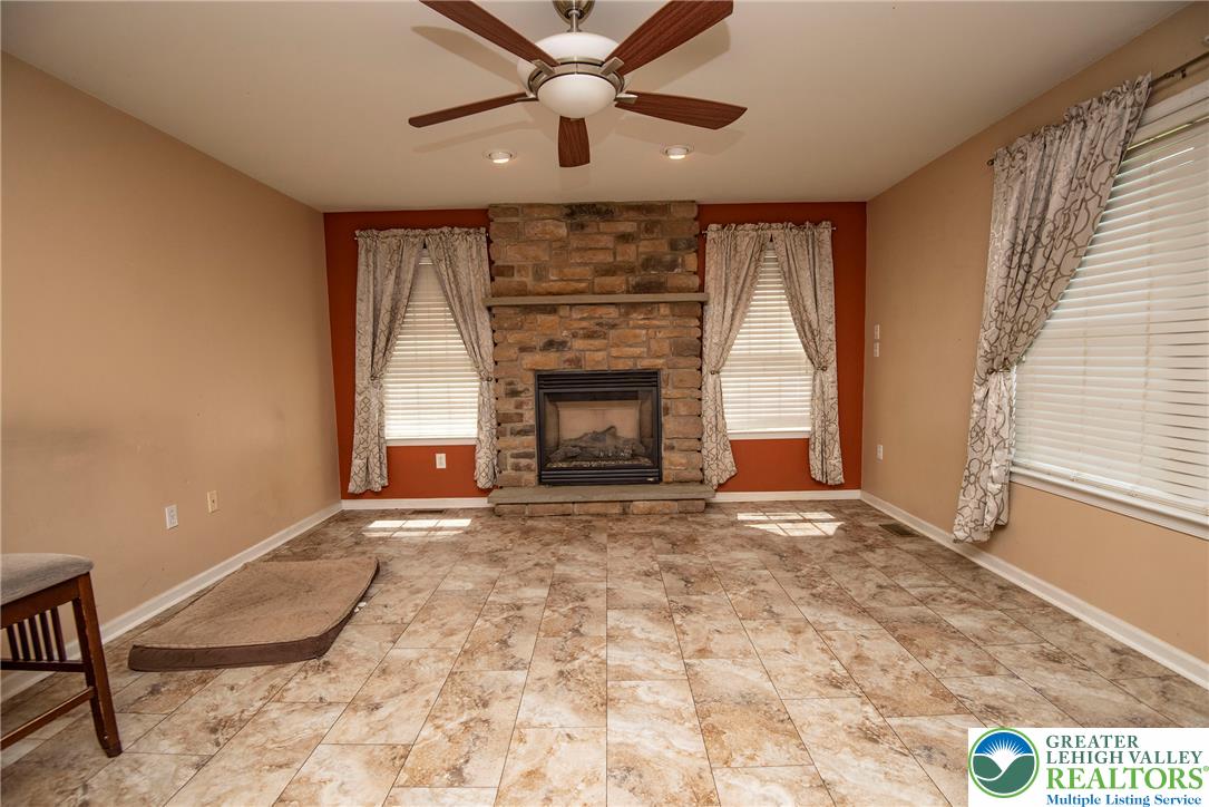 1603 Kings Court Property Photo 44