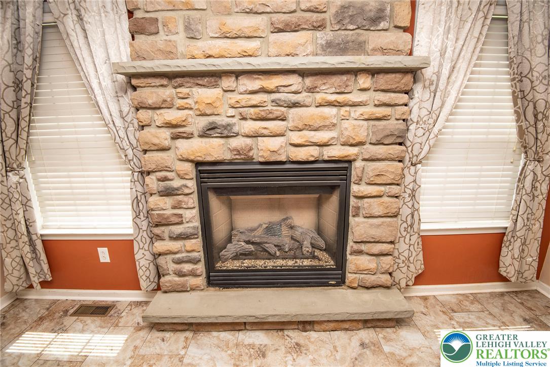 1603 Kings Court Property Photo 45