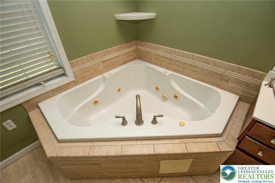 1603 Kings Court Property Photo 53