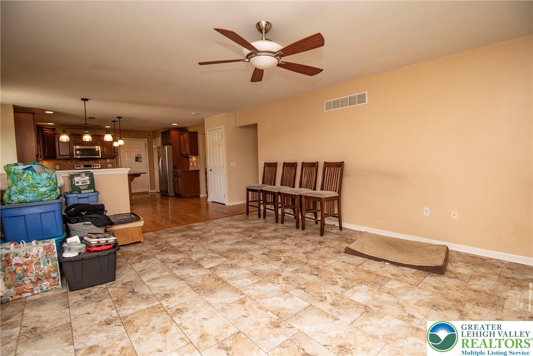 1603 Kings Court Property Photo 56