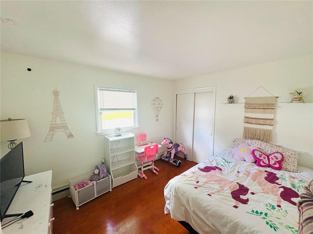 942 South Front Street Property Photo 17