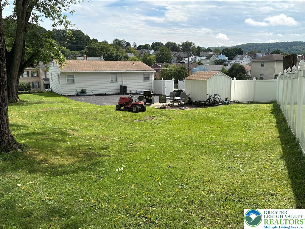 942 South Front Street Property Photo 31