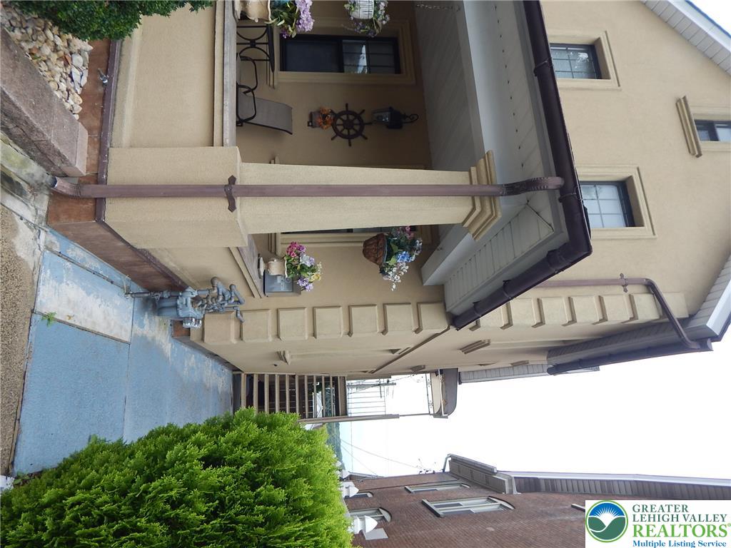 1778 Main Street 2nd Floor Property Photo 1