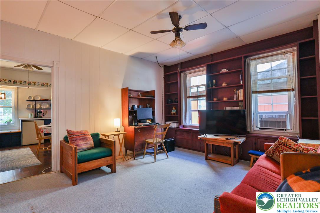 12 East North Street Property Photo 7