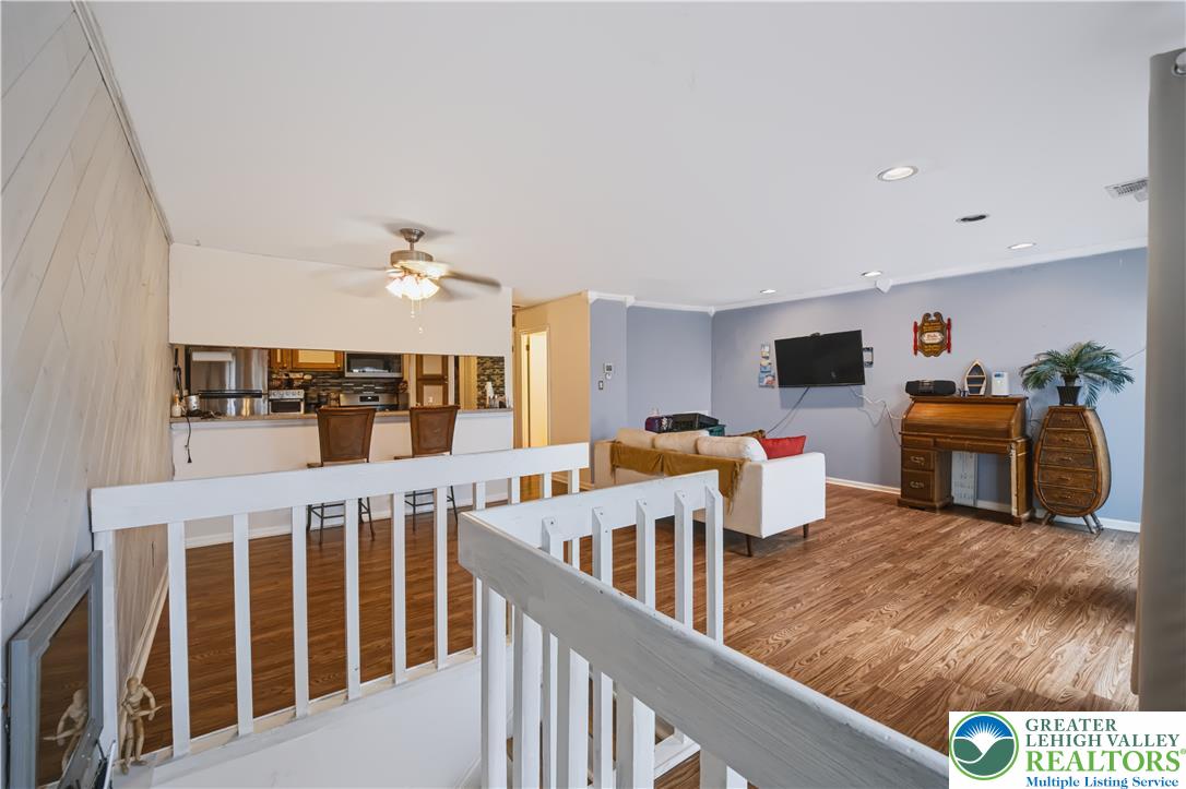 609 Glen Lane Property Photo 3