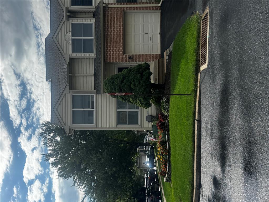 302 Oxford Place Property Photo 1