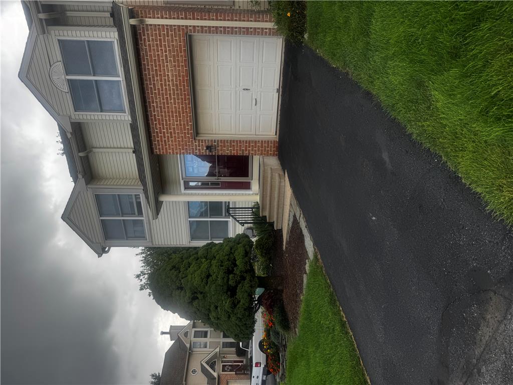 302 Oxford Place Property Photo 4