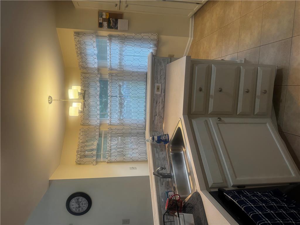 302 Oxford Place Property Photo 8