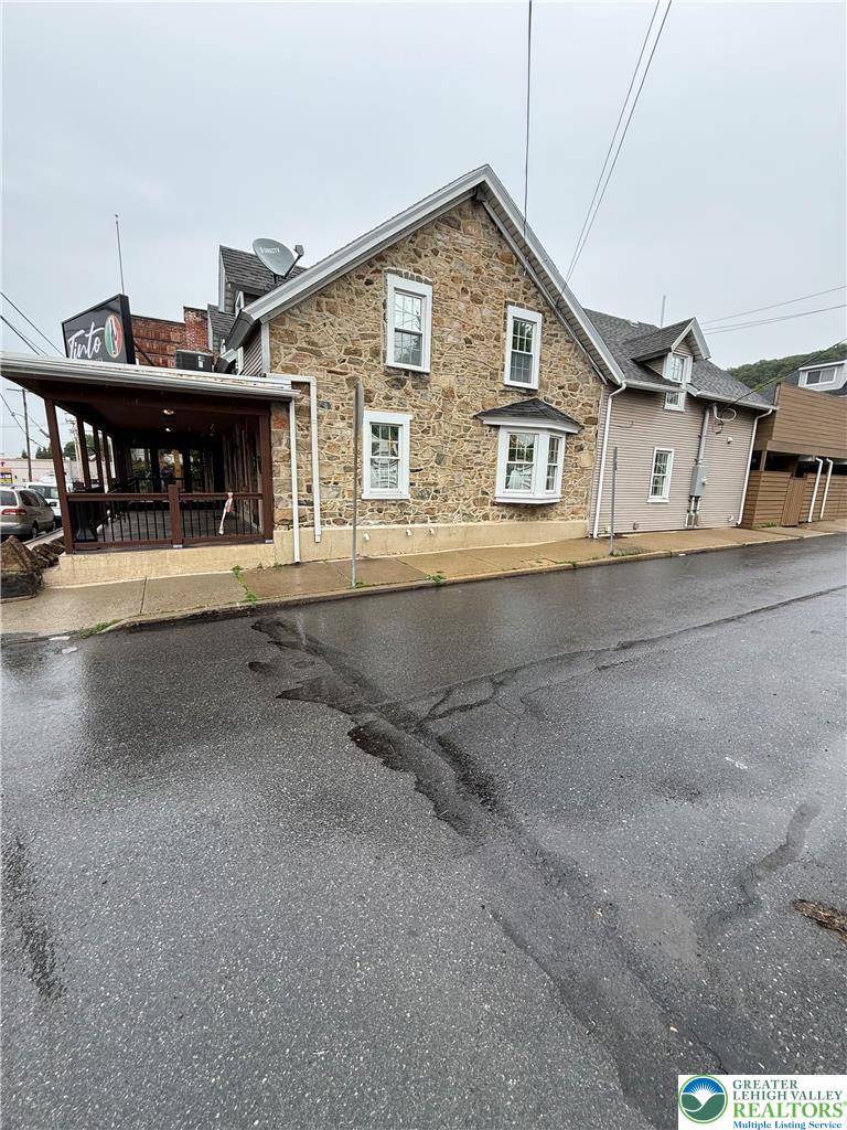 1028 Broadway Property Photo 3