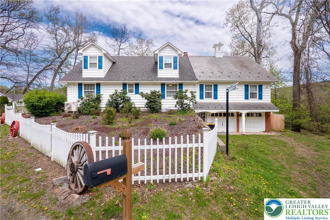 3325 River Road Property Photo 2