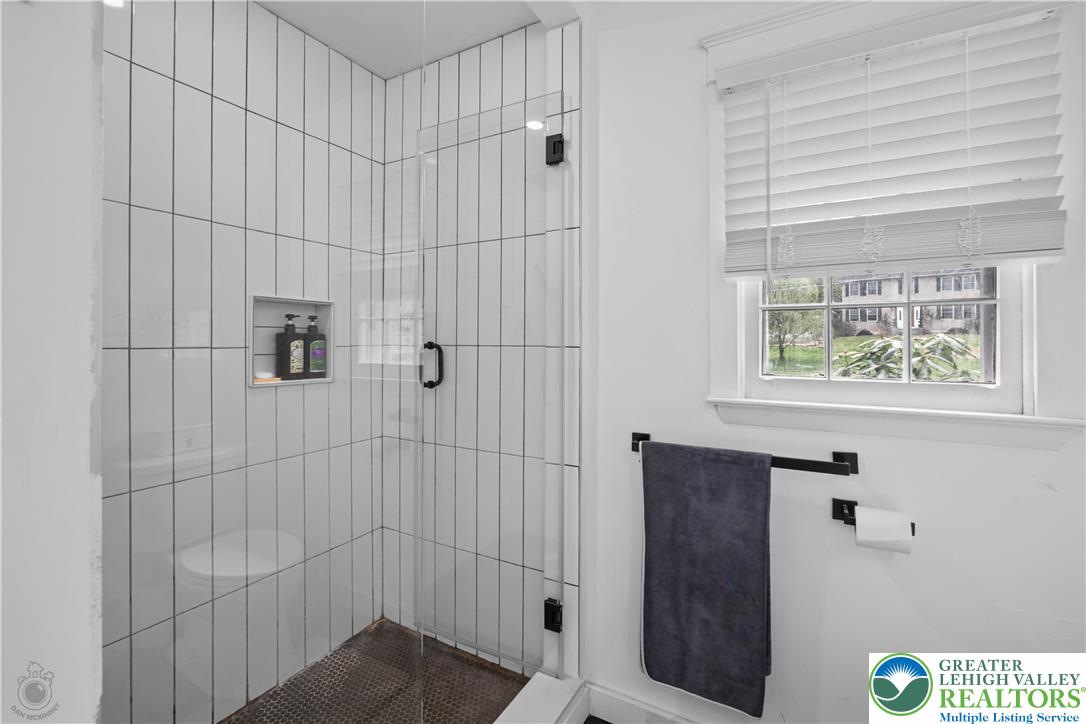 3325 River Road Property Photo 15